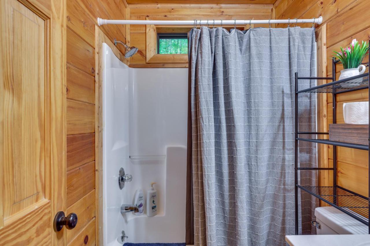 Riverfront Ellijay Cabin With Deck And Pool Access! Екстер'єр фото