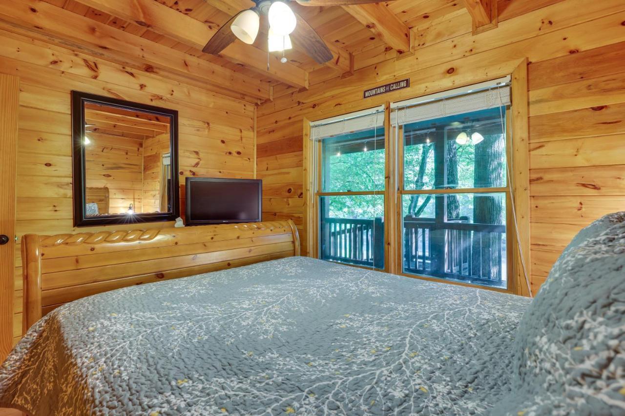 Riverfront Ellijay Cabin With Deck And Pool Access! Екстер'єр фото
