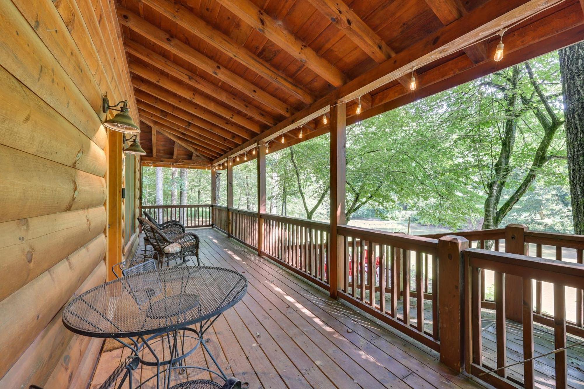 Riverfront Ellijay Cabin With Deck And Pool Access! Екстер'єр фото